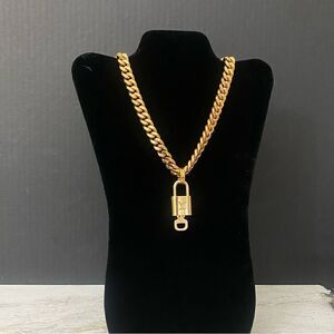 LOUIS VUITTON Lock and key 🔐 on Gold Tone Necklace #307